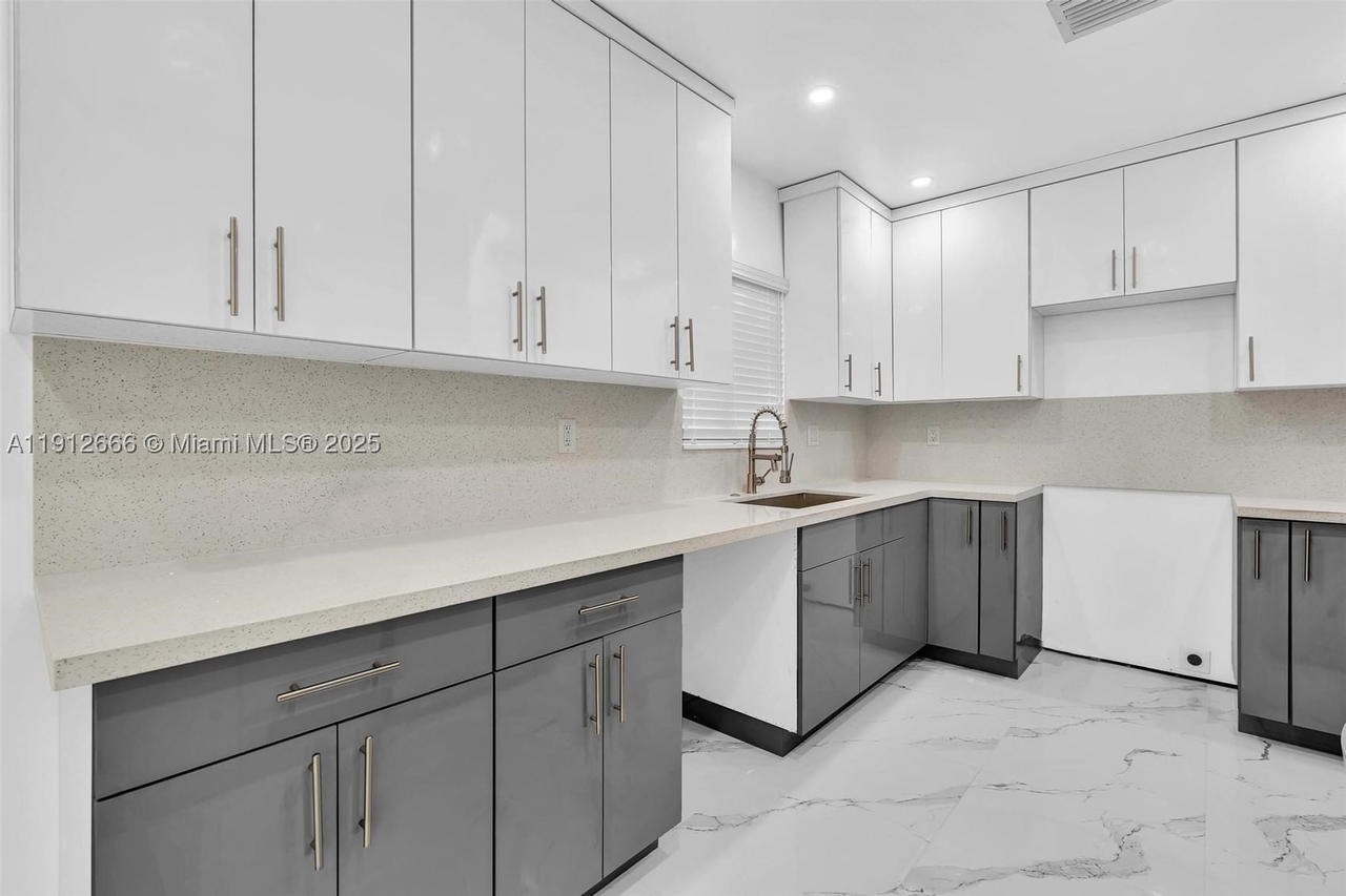 Real estate property located at 5850 3rd Ave, Miami-dade, Pierces Lemon City, Miami, FL