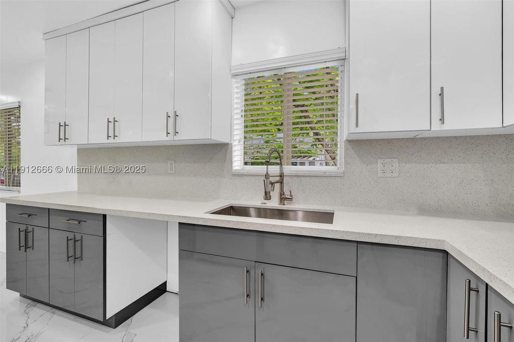 Real estate property located at 5850 3rd Ave, Miami-dade, Pierces Lemon City, Miami, FL