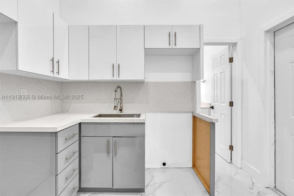 Real estate property located at 5850 3rd Ave, Miami-dade, Pierces Lemon City, Miami, FL