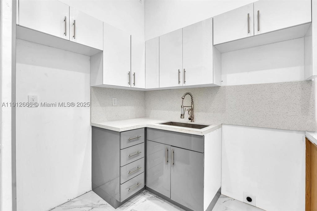 Real estate property located at 5850 3rd Ave, Miami-dade, Pierces Lemon City, Miami, FL