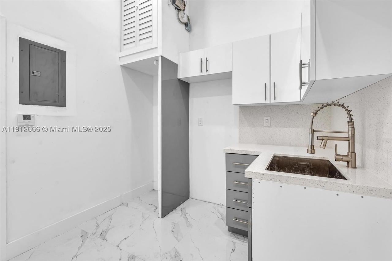 Real estate property located at 5850 3rd Ave, Miami-dade, Pierces Lemon City, Miami, FL
