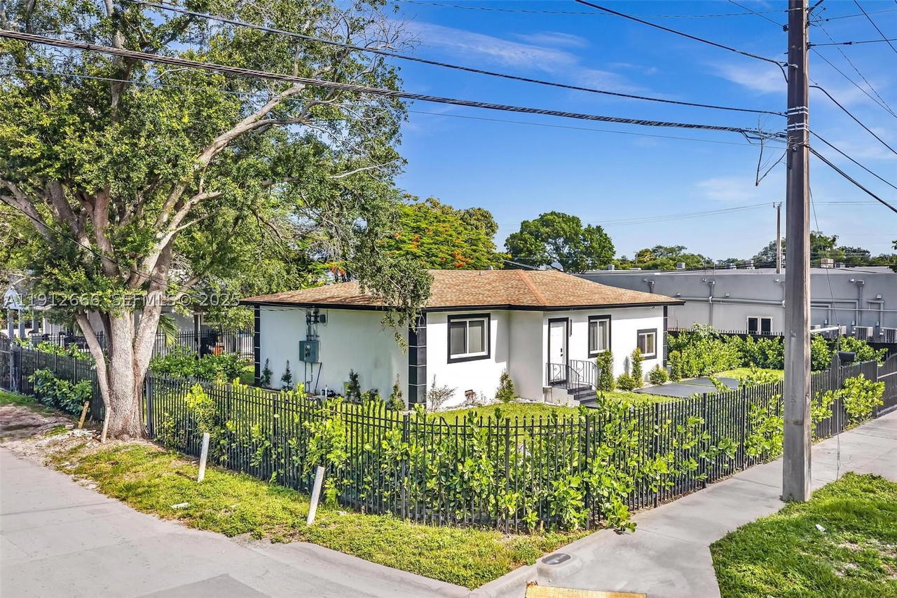 Real estate property located at 5850 3rd Ave, Miami-dade, Pierces Lemon City, Miami, FL