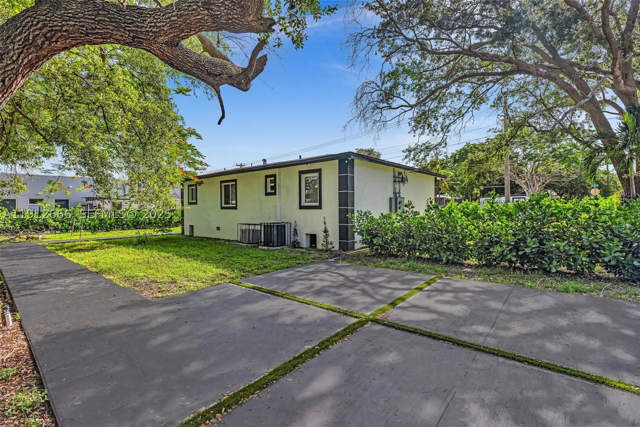 Real estate property located at 5850 3rd Ave, Miami-dade, Pierces Lemon City, Miami, FL