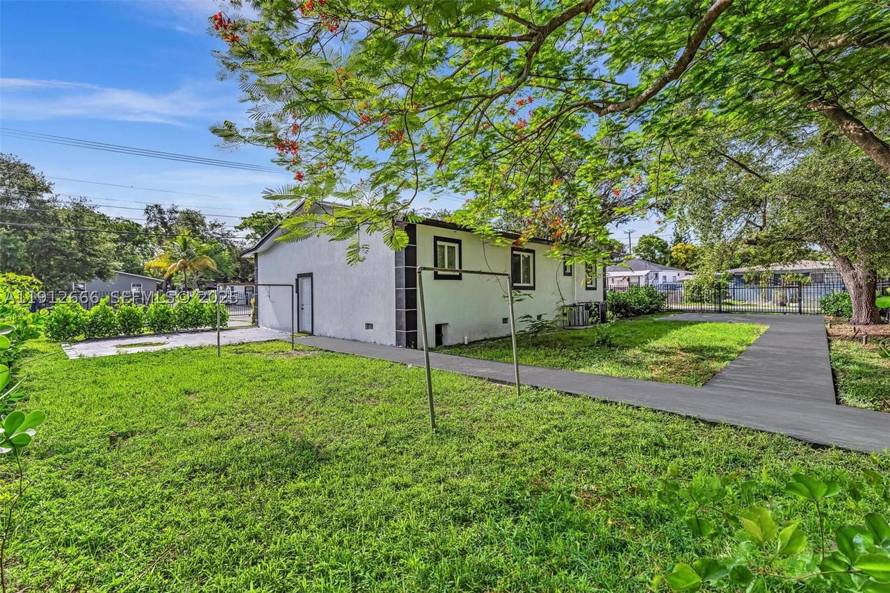 Real estate property located at 5850 3rd Ave, Miami-dade, Pierces Lemon City, Miami, FL