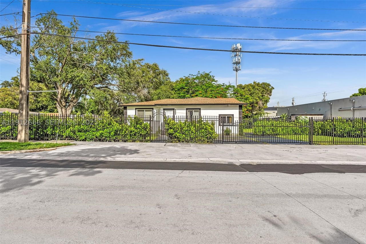 Real estate property located at 5850 3rd Ave, Miami-dade, Pierces Lemon City, Miami, FL