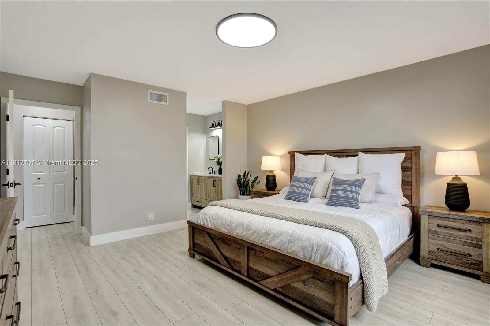 Real estate property located at 2660 Carambola Cir N #305, Broward, Applewood Village I-b Con, Coconut Creek, FL
