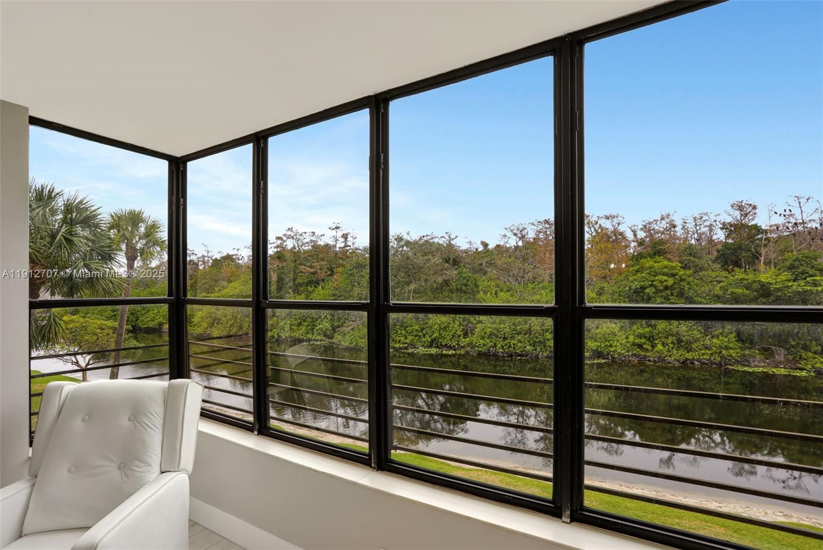 Real estate property located at 2660 Carambola Cir N #305, Broward, Applewood Village I-b Con, Coconut Creek, FL