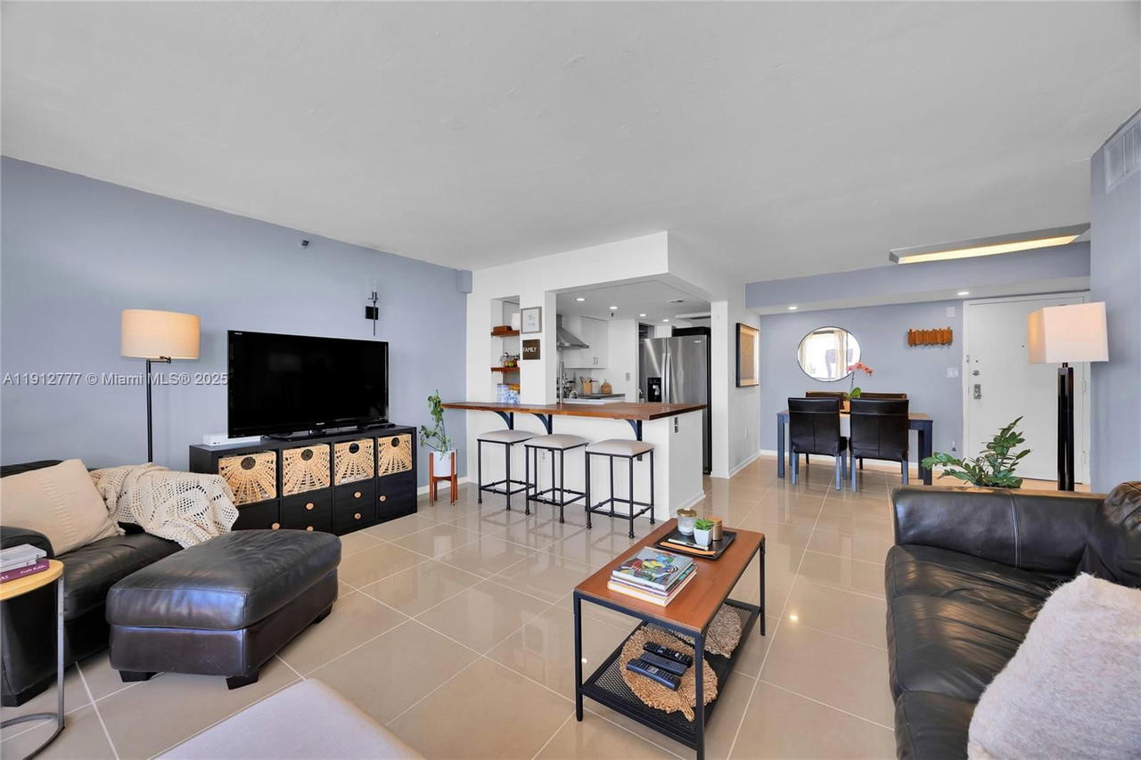 Real estate property located at 911 Ponce De Leon Blvd #1503, Miami-dade, Gables Park Tower Condo, Coral Gables, FL