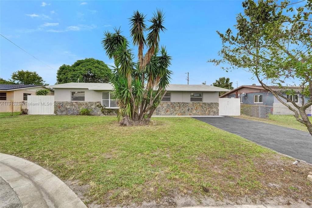 Real estate property located at 1215 31st Way, Broward, Larkdale Unit 3, Lauderhill, FL