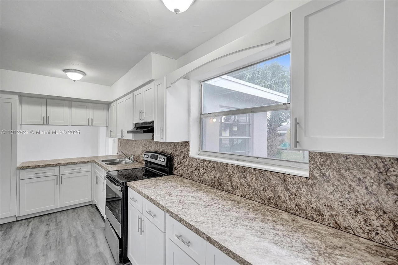 Real estate property located at 1215 31st Way, Broward, Larkdale Unit 3, Lauderhill, FL
