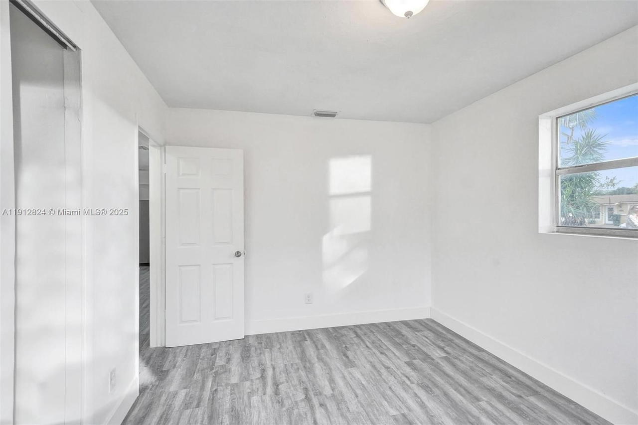Real estate property located at 1215 31st Way, Broward, Larkdale Unit 3, Lauderhill, FL