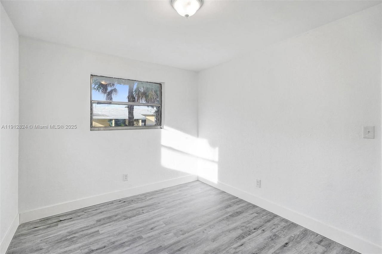 Real estate property located at 1215 31st Way, Broward, Larkdale Unit 3, Lauderhill, FL