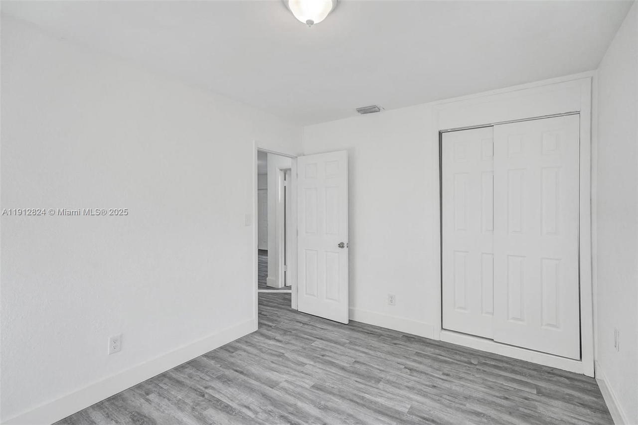 Real estate property located at 1215 31st Way, Broward, Larkdale Unit 3, Lauderhill, FL