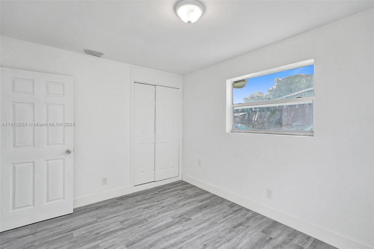 Real estate property located at 1215 31st Way, Broward, Larkdale Unit 3, Lauderhill, FL