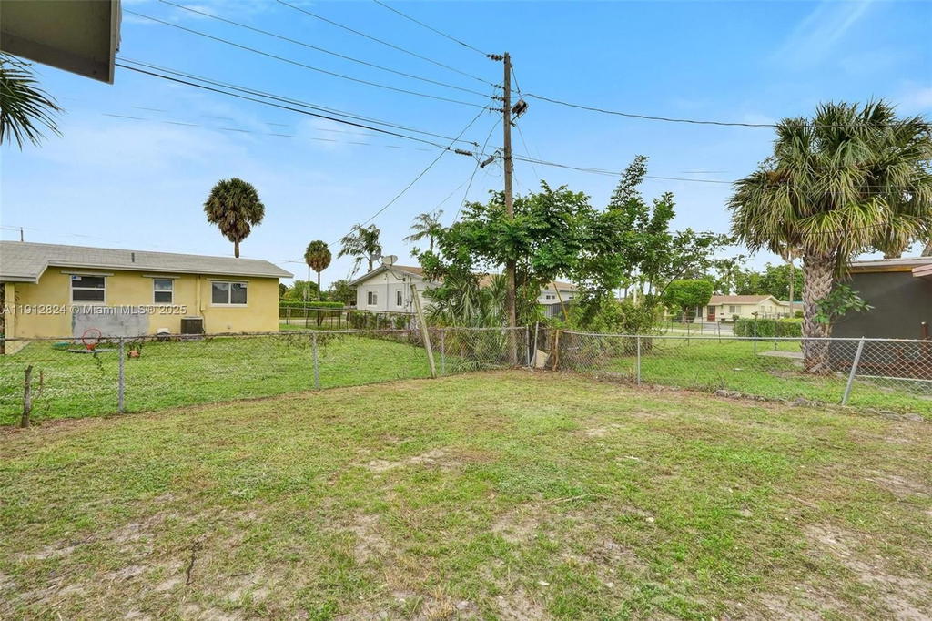 Real estate property located at 1215 31st Way, Broward, Larkdale Unit 3, Lauderhill, FL