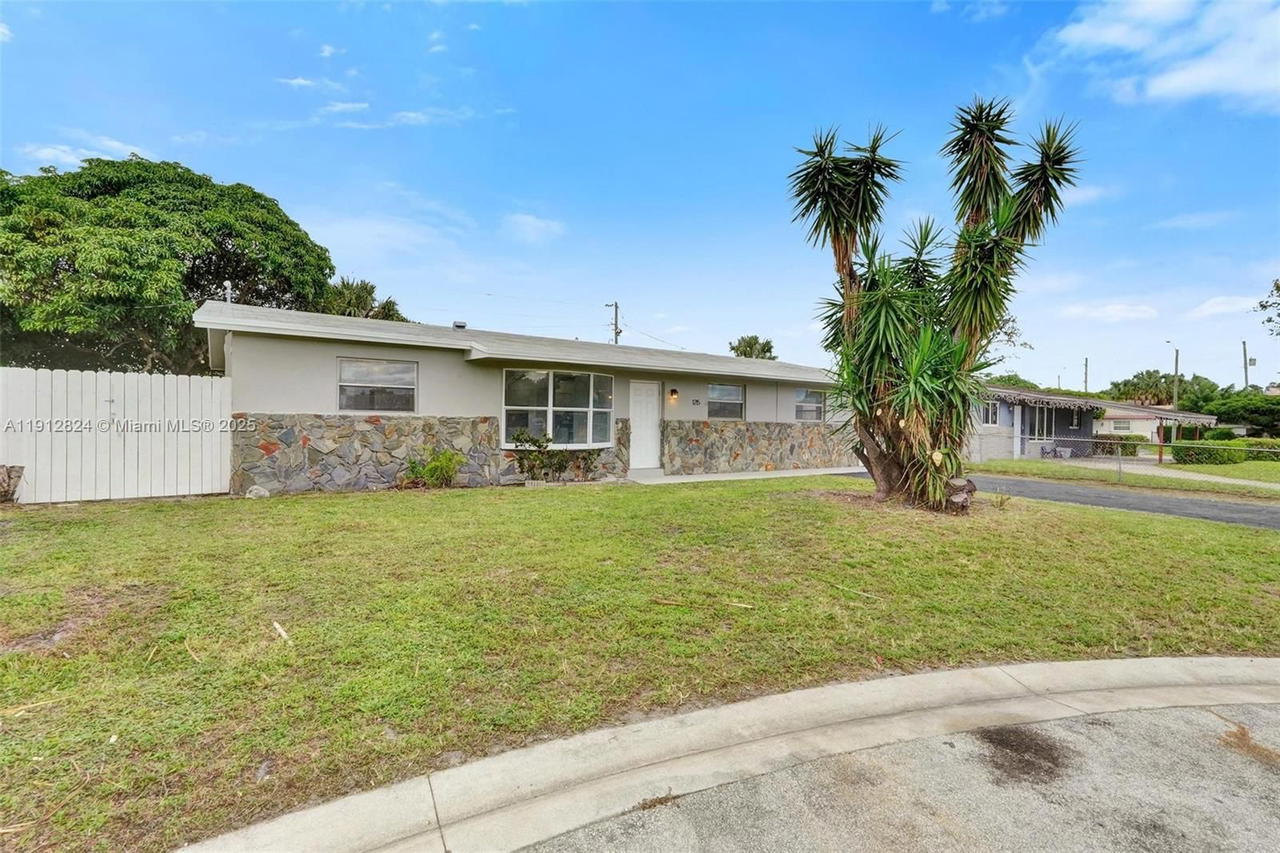 Real estate property located at 1215 31st Way, Broward, Larkdale Unit 3, Lauderhill, FL