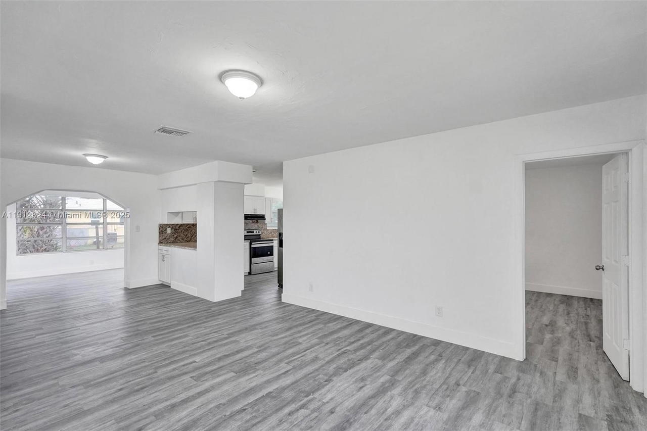 Real estate property located at 1215 31st Way, Broward, Larkdale Unit 3, Lauderhill, FL