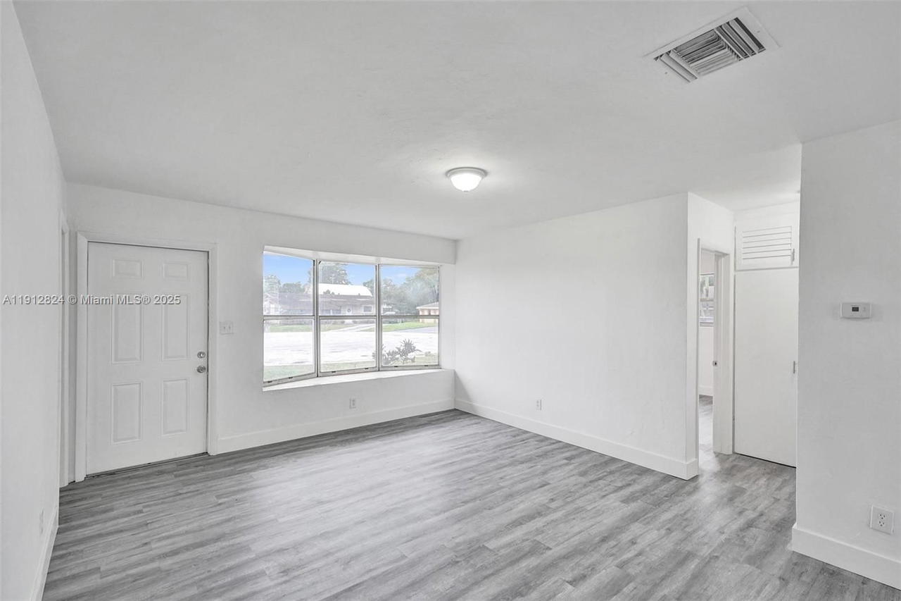Real estate property located at 1215 31st Way, Broward, Larkdale Unit 3, Lauderhill, FL