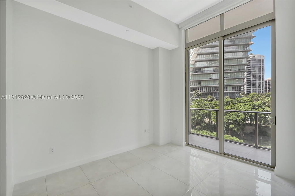 Real estate property located at 2655 Bayshore Dr #405, Miami-dade, Mr. C Residences, Miami, FL