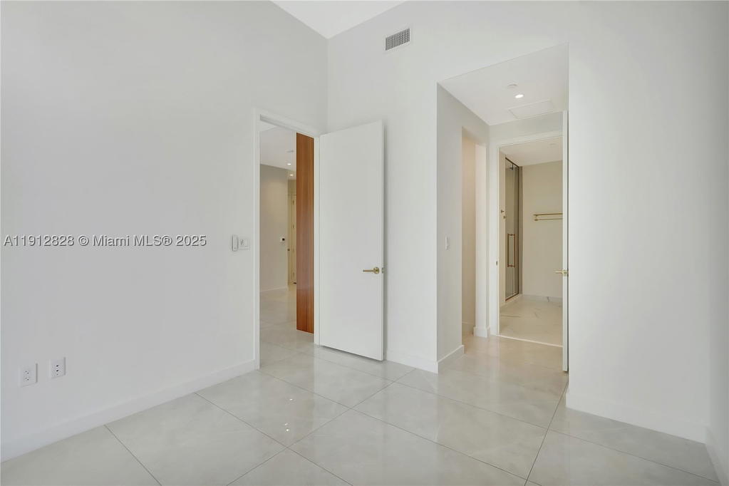 Real estate property located at 2655 Bayshore Dr #405, Miami-dade, Mr. C Residences, Miami, FL