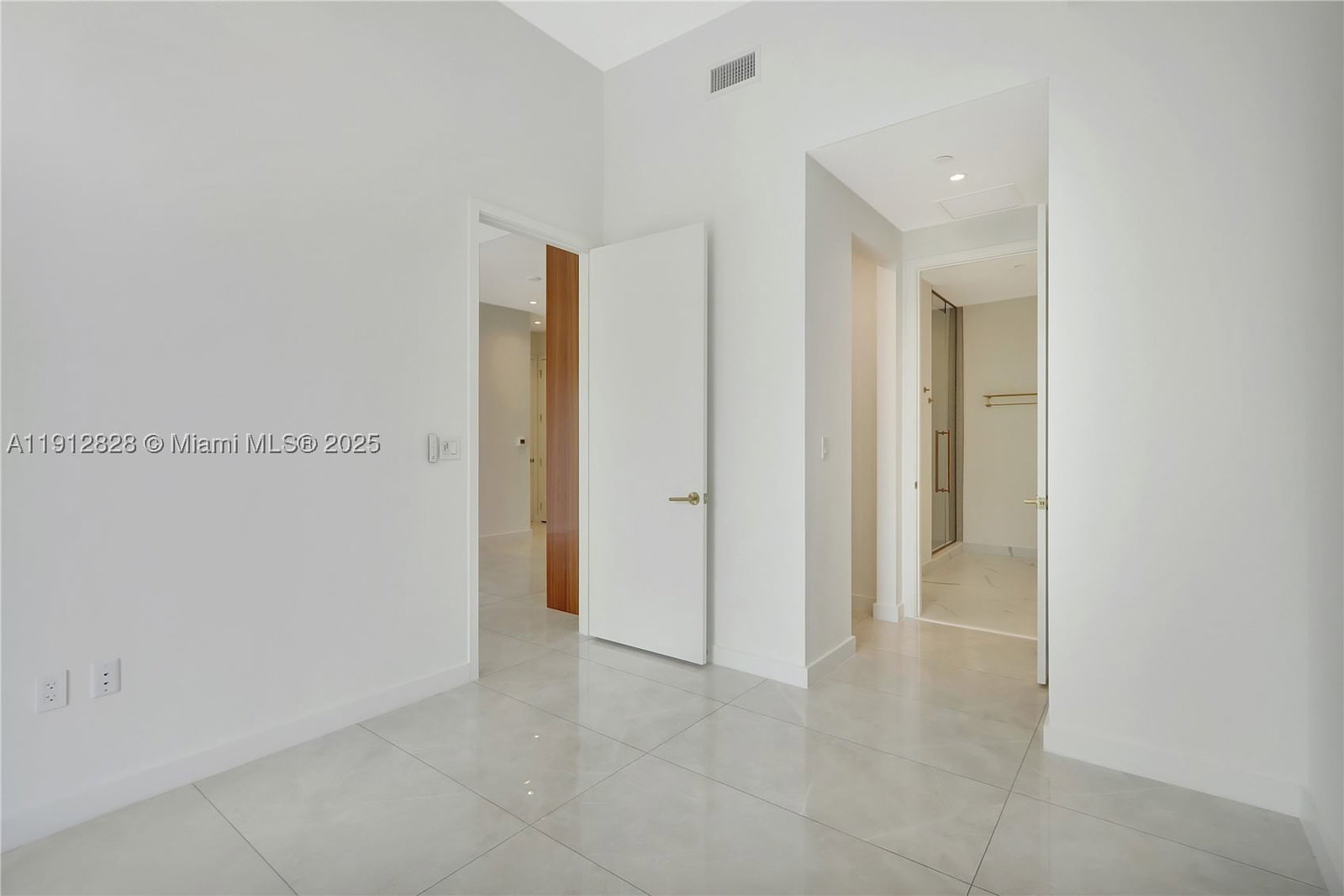 Real estate property located at 2655 Bayshore Dr #405, Miami-dade, Mr. C Residences, Miami, FL
