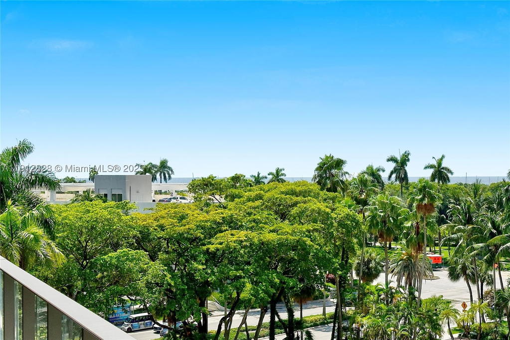 Real estate property located at 2655 Bayshore Dr #405, Miami-dade, Mr. C Residences, Miami, FL