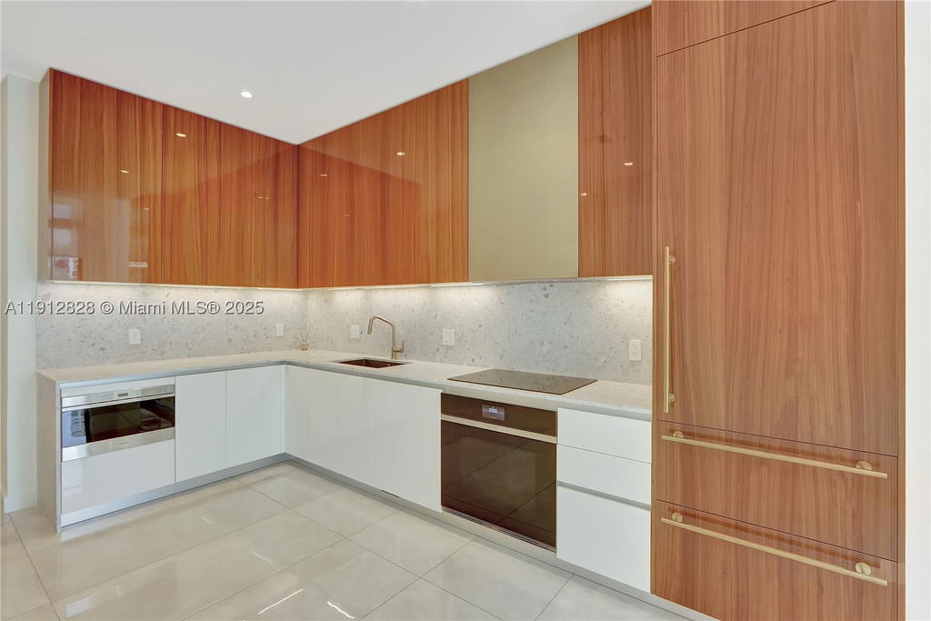 Real estate property located at 2655 Bayshore Dr #405, Miami-dade, Mr. C Residences, Miami, FL