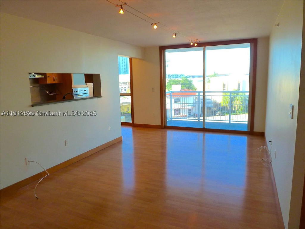 Real estate property located at 1688 West Ave #405, Miami-dade, West Bay Plaza Condo, Miami Beach, FL