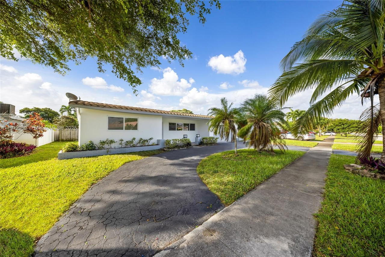 Real estate property located at 4500 Monroe St, Broward, Hollywood Hills, Hollywood, FL