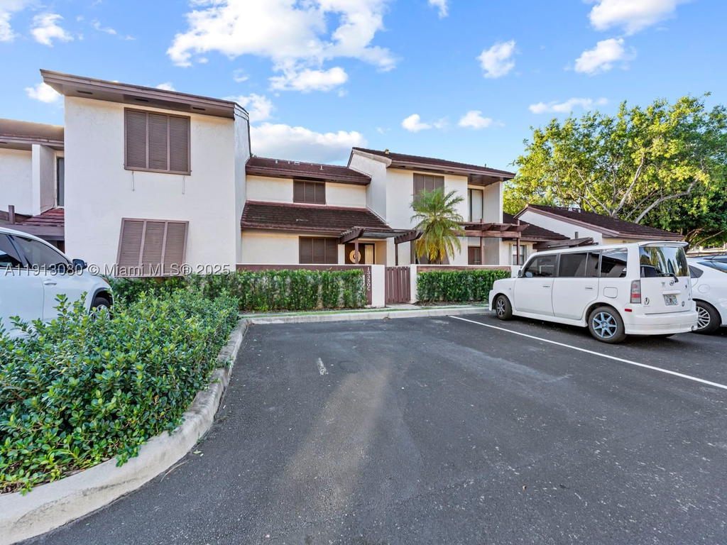 Real estate property located at 13350 91st Ter C, Miami-dade, Calusa Point, Miami, FL