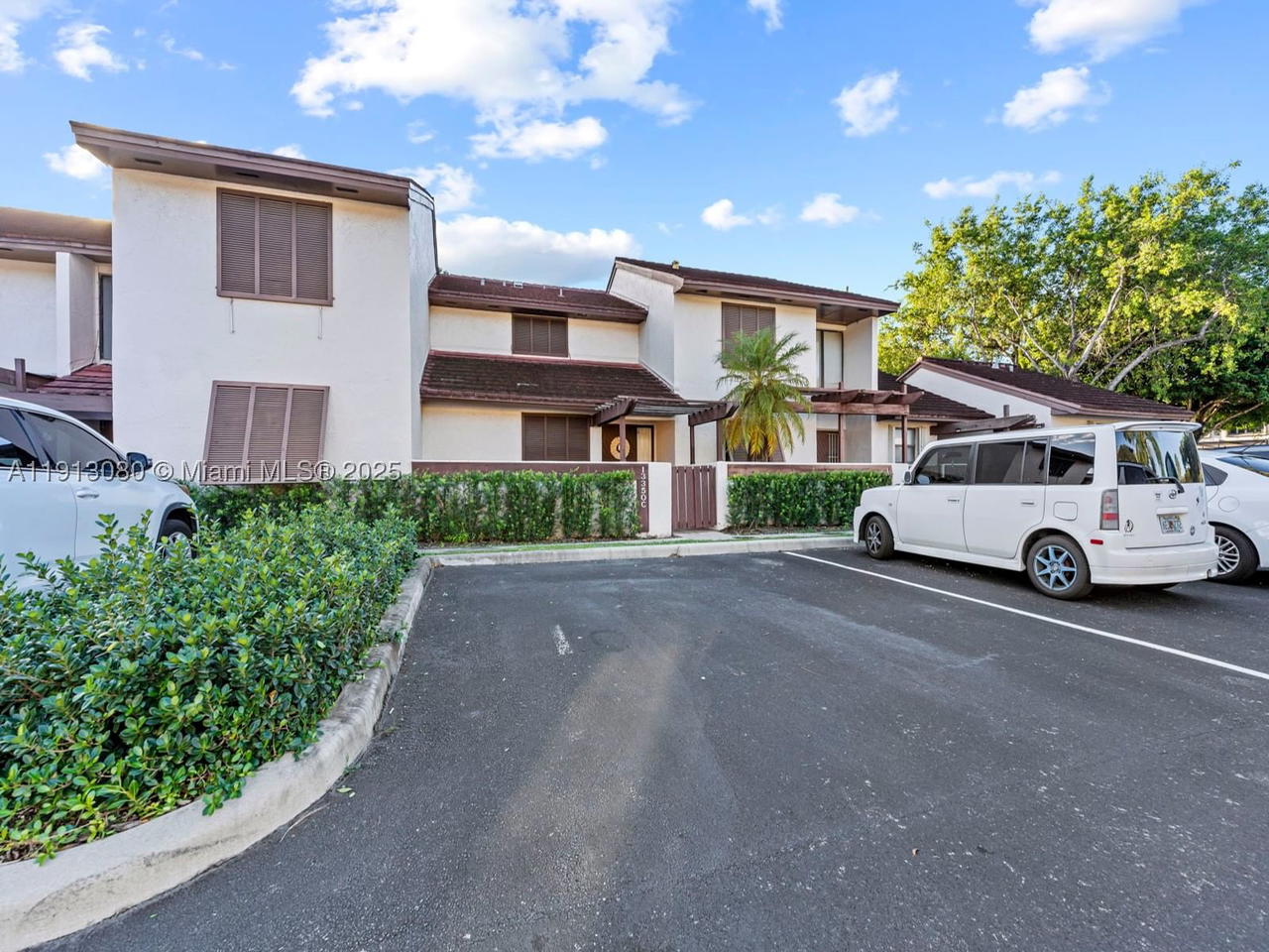 Real estate property located at 13350 91st Ter C, Miami-dade, Calusa Point, Miami, FL
