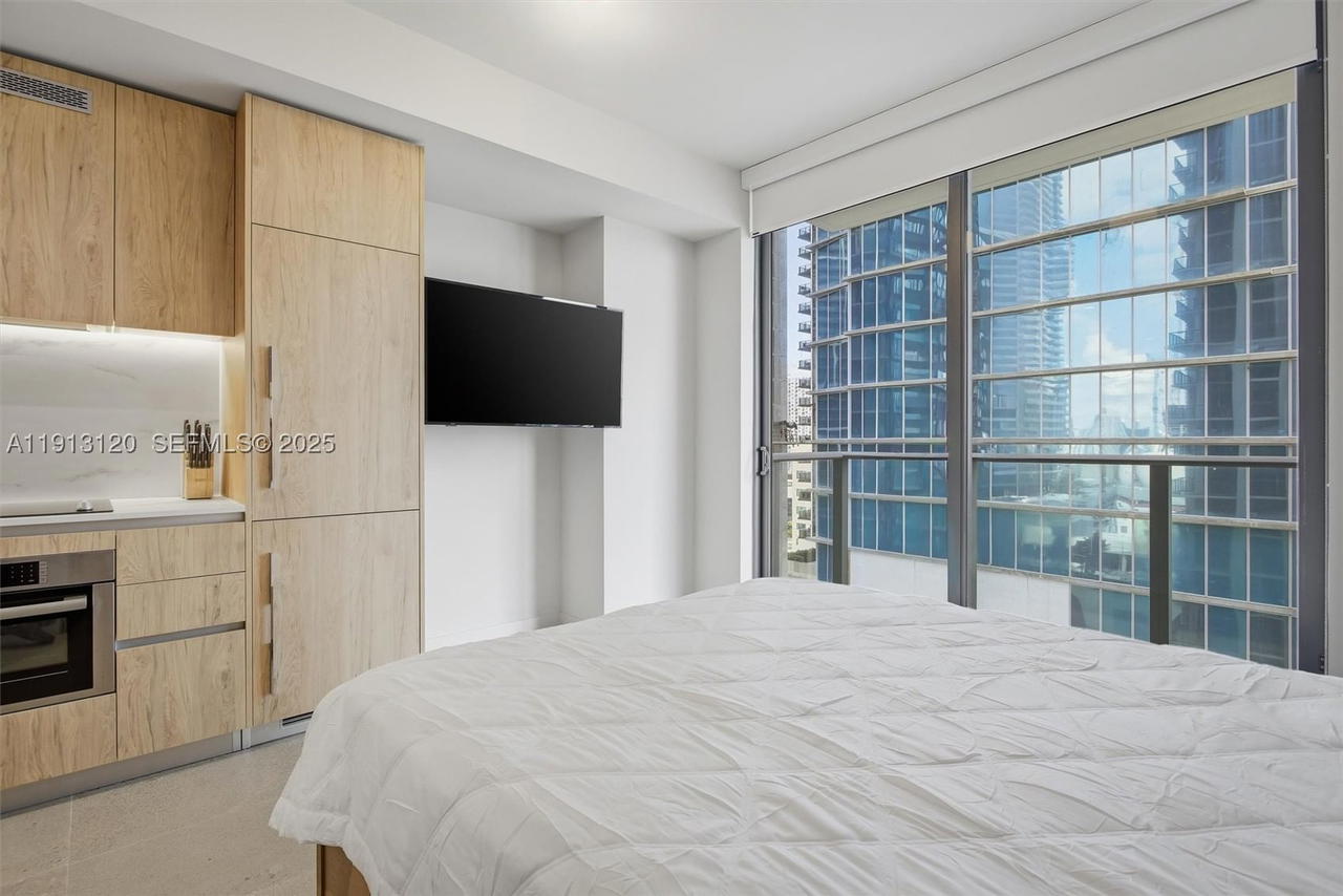 Real estate property located at 11 6th St #1906, Miami-dade, The Crosby Miami Worldcent, Miami, FL