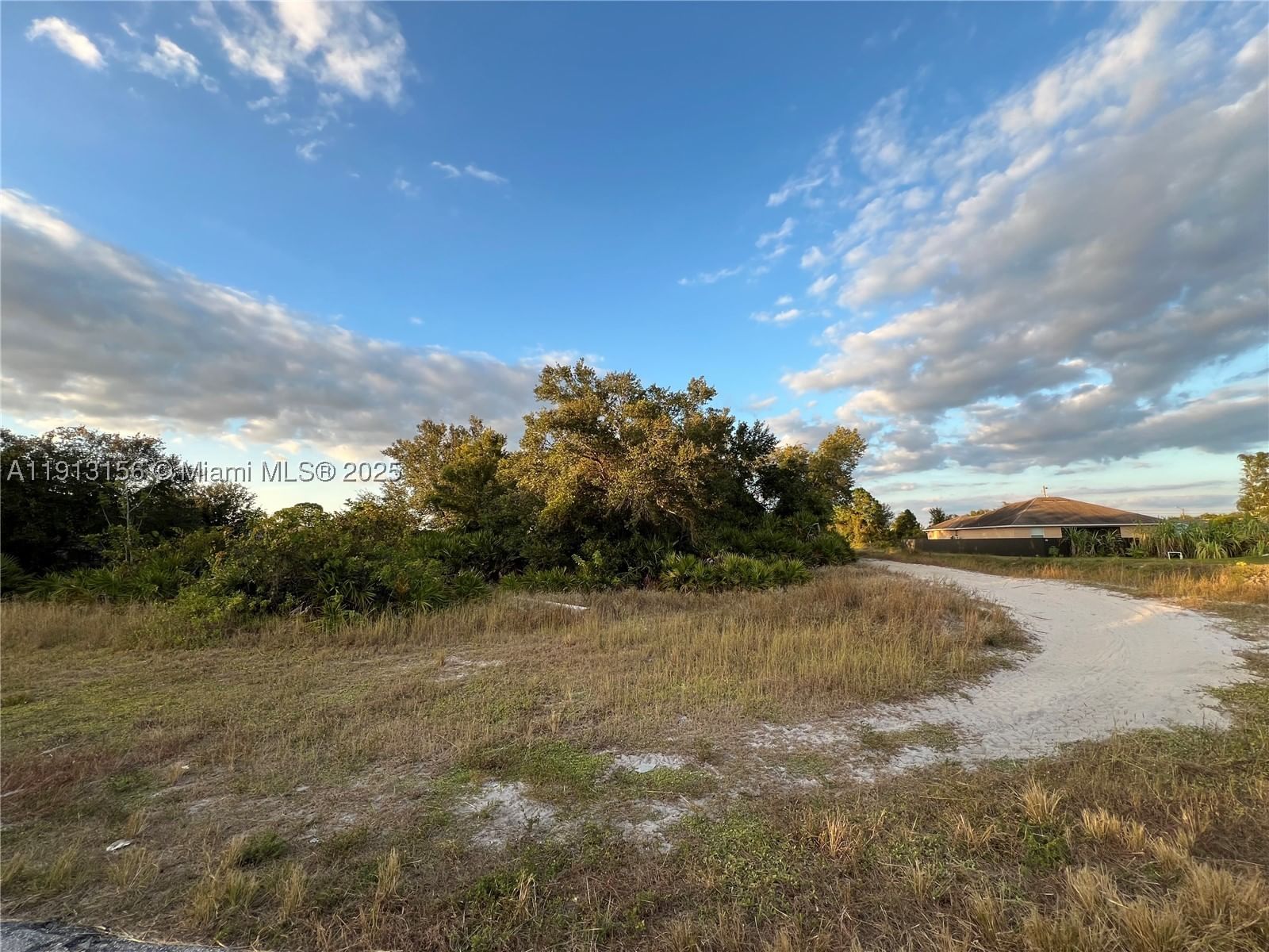 Real estate property located at 4100 6th St W, Lee, Lehigh Acres, Lehigh Acres, FL