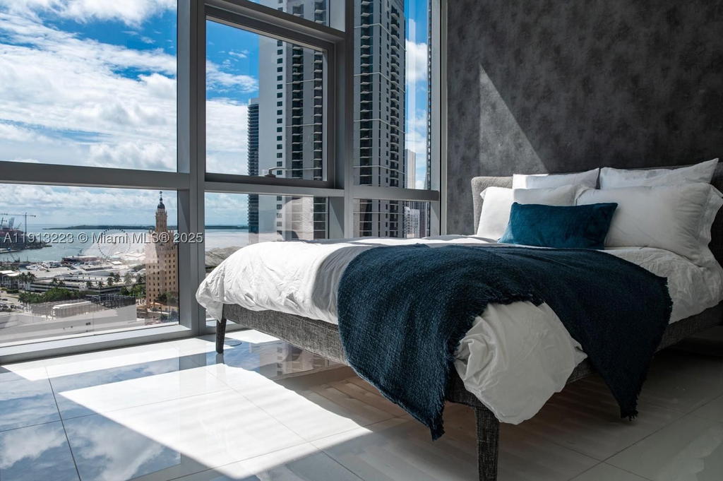 Real estate property located at 851 1st Ave #1811, Miami-dade, Paramount Miami Worldcente, Miami, FL