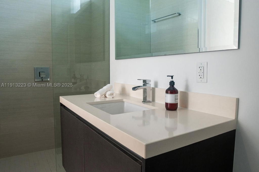 Real estate property located at 851 1st Ave #1811, Miami-dade, Paramount Miami Worldcente, Miami, FL