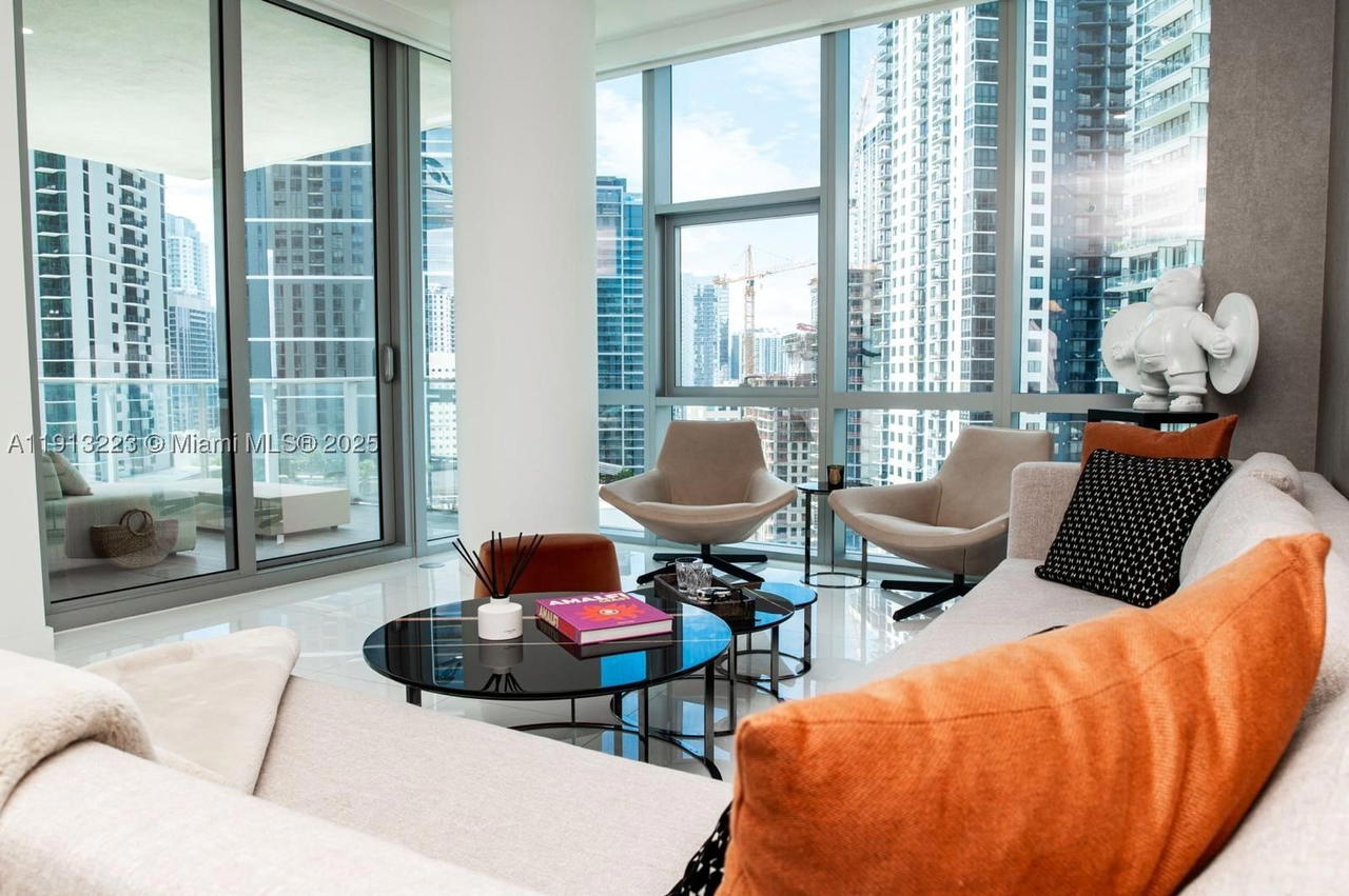 Real estate property located at 851 1st Ave #1811, Miami-dade, Paramount Miami Worldcente, Miami, FL