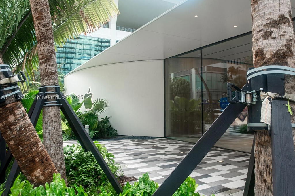 Real estate property located at 851 1st Ave #1811, Miami-dade, Paramount Miami Worldcente, Miami, FL