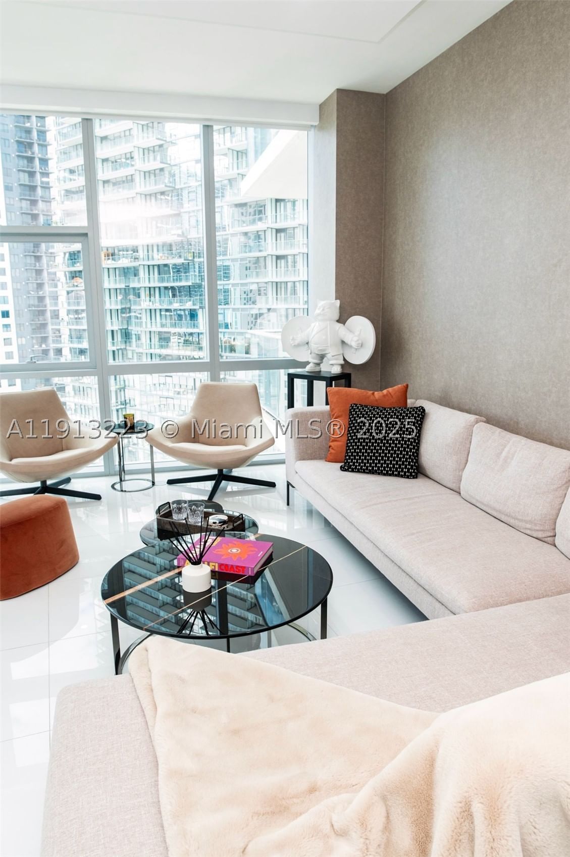 Real estate property located at 851 1st Ave #1811, Miami-dade, Paramount Miami Worldcente, Miami, FL