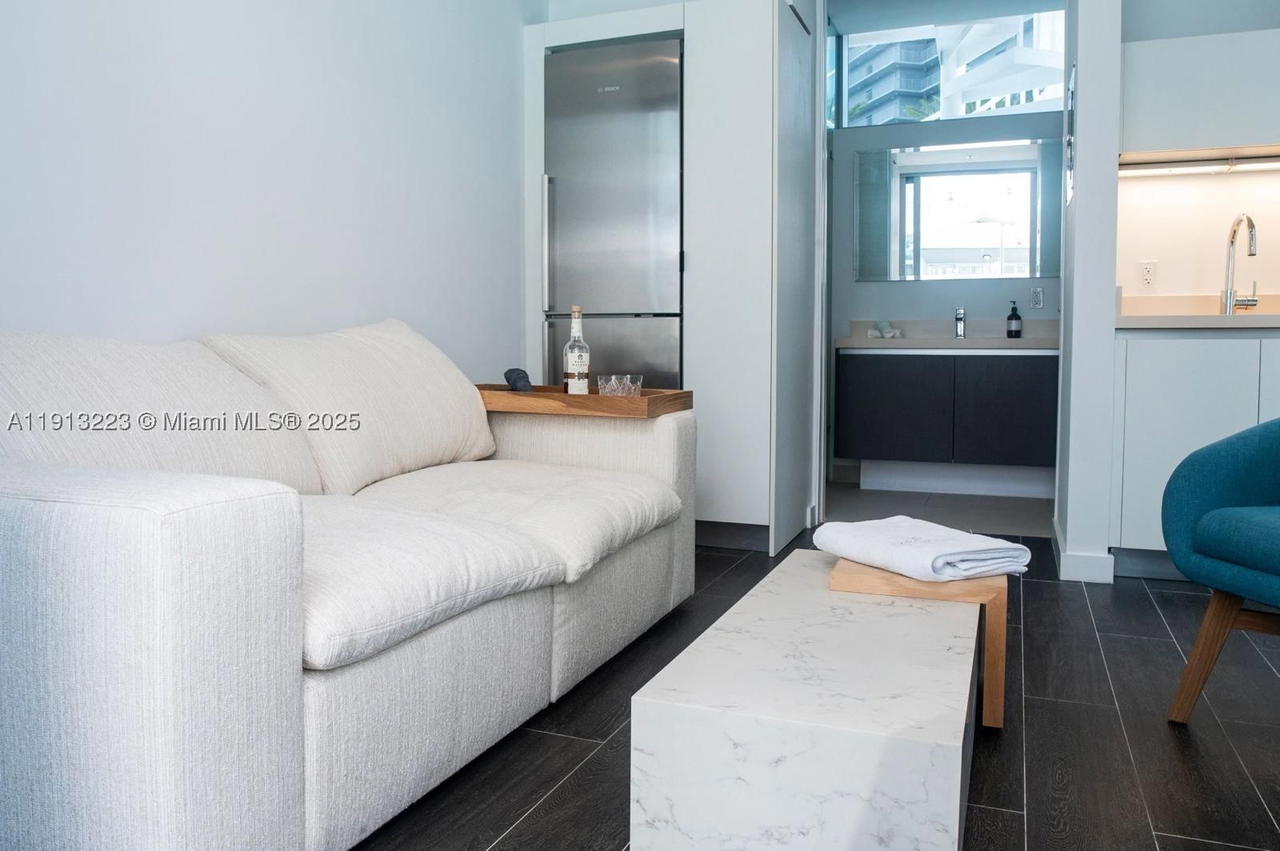 Real estate property located at 851 1st Ave #1811, Miami-dade, Paramount Miami Worldcente, Miami, FL