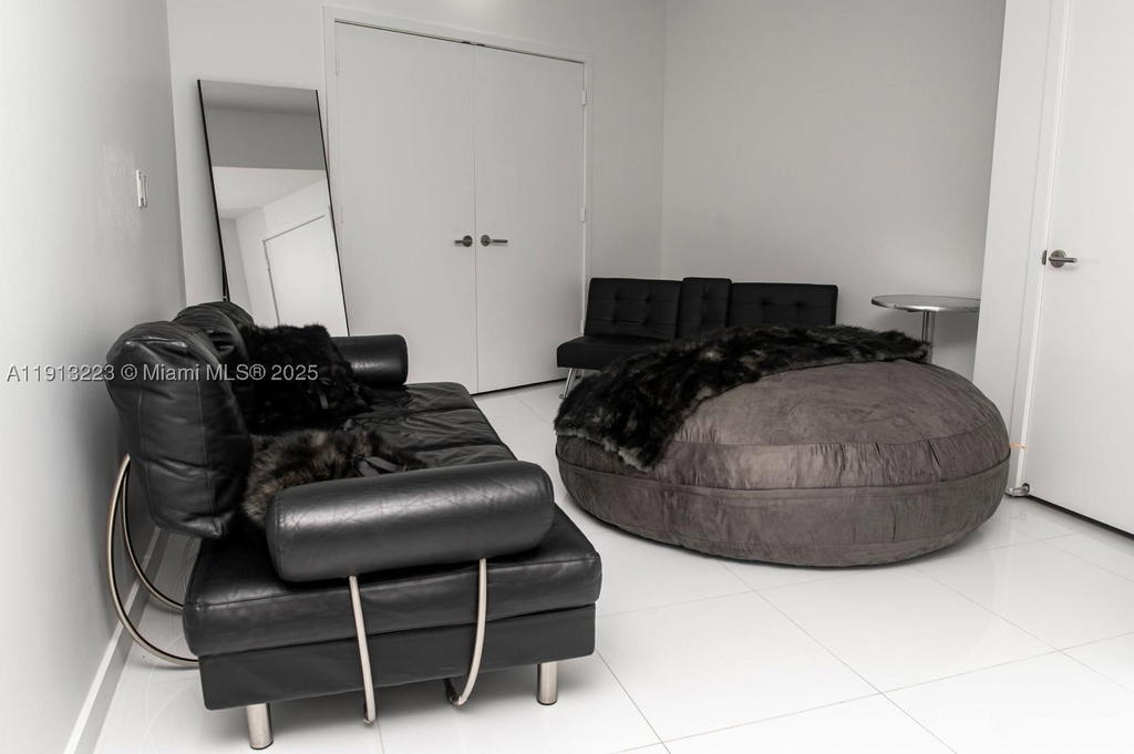 Real estate property located at 851 1st Ave #1811, Miami-dade, Paramount Miami Worldcente, Miami, FL