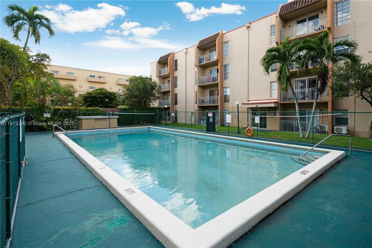 Real estate property located at 4855 7th St #409-6, Miami-dade, Sunset Villas Phase Ii Co, Miami, FL