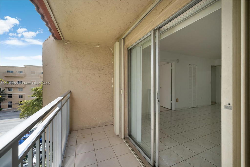 Real estate property located at 4855 7th St #409-6, Miami-dade, Sunset Villas Phase Ii Co, Miami, FL
