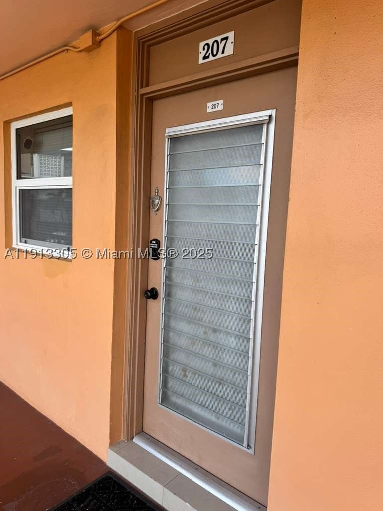 Real estate property located at 3001 46th Ave #207, Broward, Lauderdale Oaks Condo Xii, Lauderdale Lakes, FL