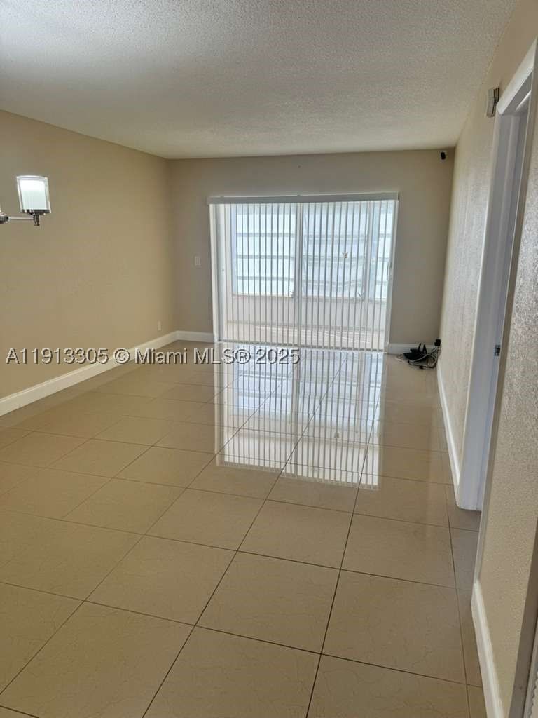 Real estate property located at 3001 46th Ave #207, Broward, Lauderdale Oaks Condo Xii, Lauderdale Lakes, FL