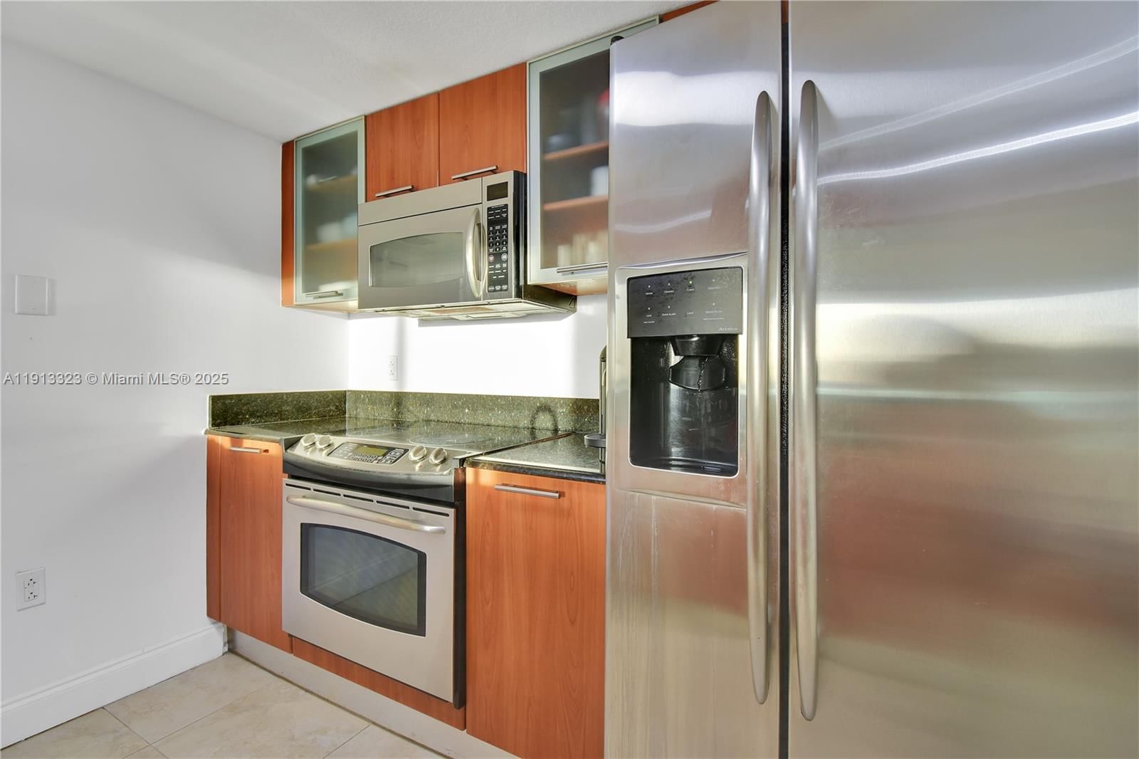 Real estate property located at 1800 Bayshore Dr #2604, Miami-dade, 1800 Club Condo, Miami, FL