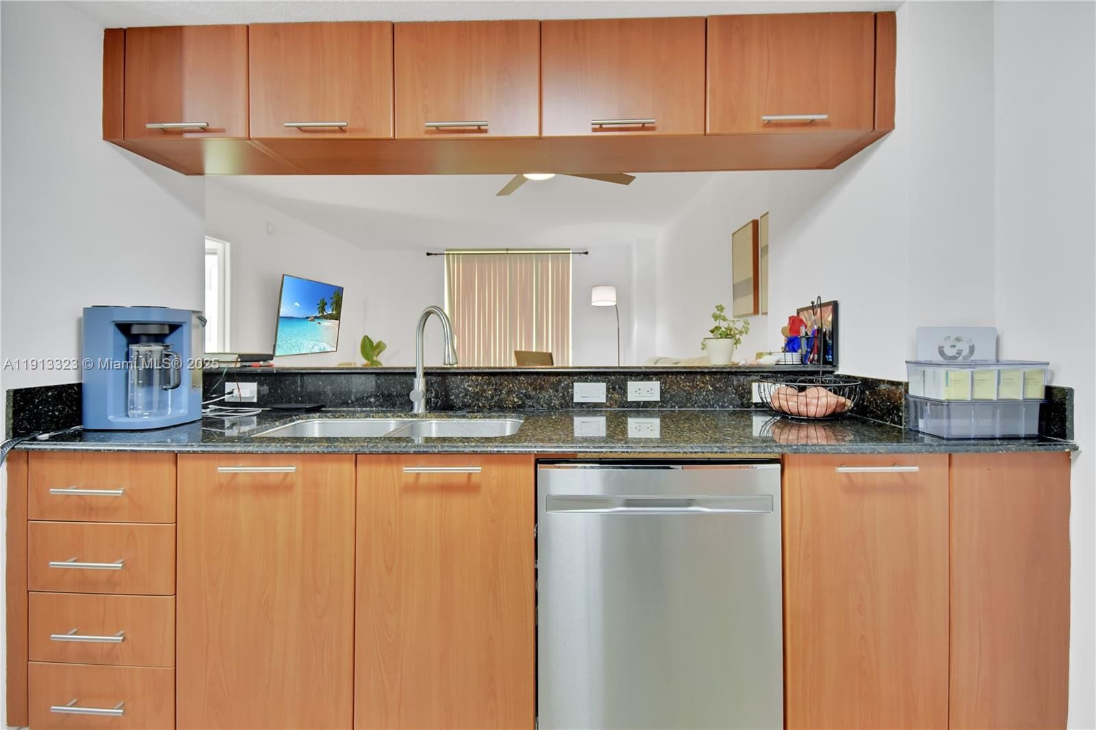 Real estate property located at 1800 Bayshore Dr #2604, Miami-dade, 1800 Club Condo, Miami, FL