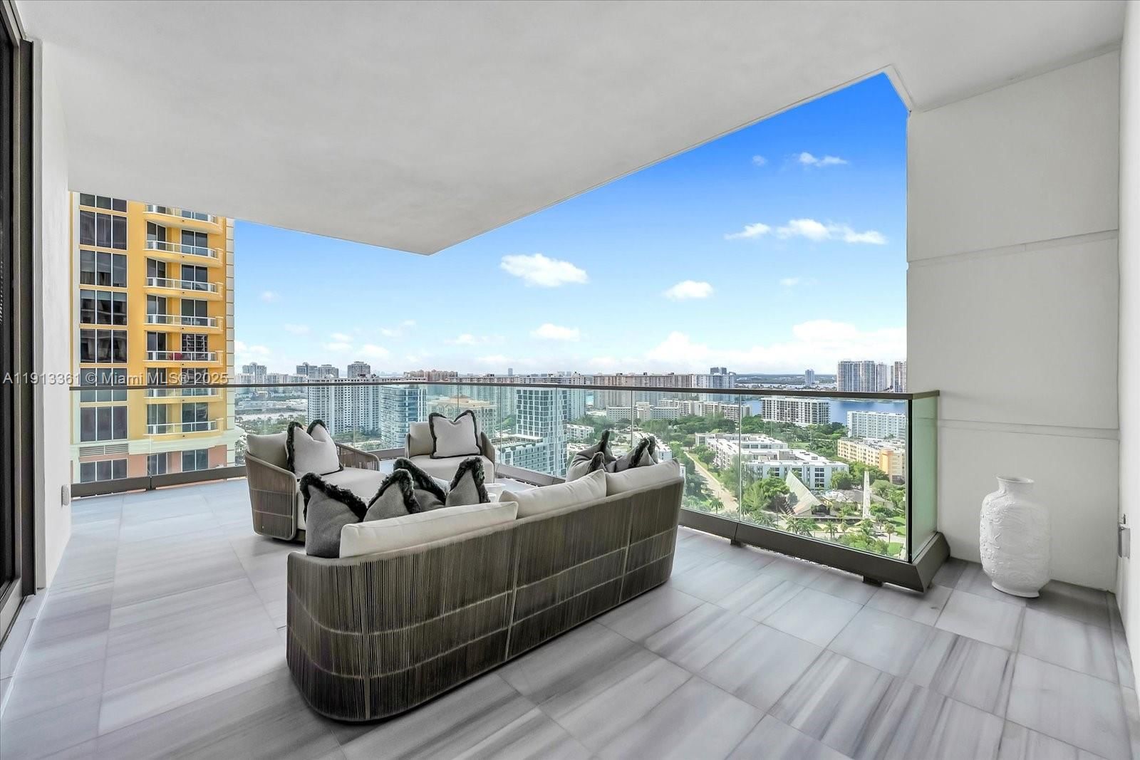 Real estate property located at 17901 Collins Ave #2004, Miami-dade, North Biscayne Beach, Sunny Isles Beach, FL