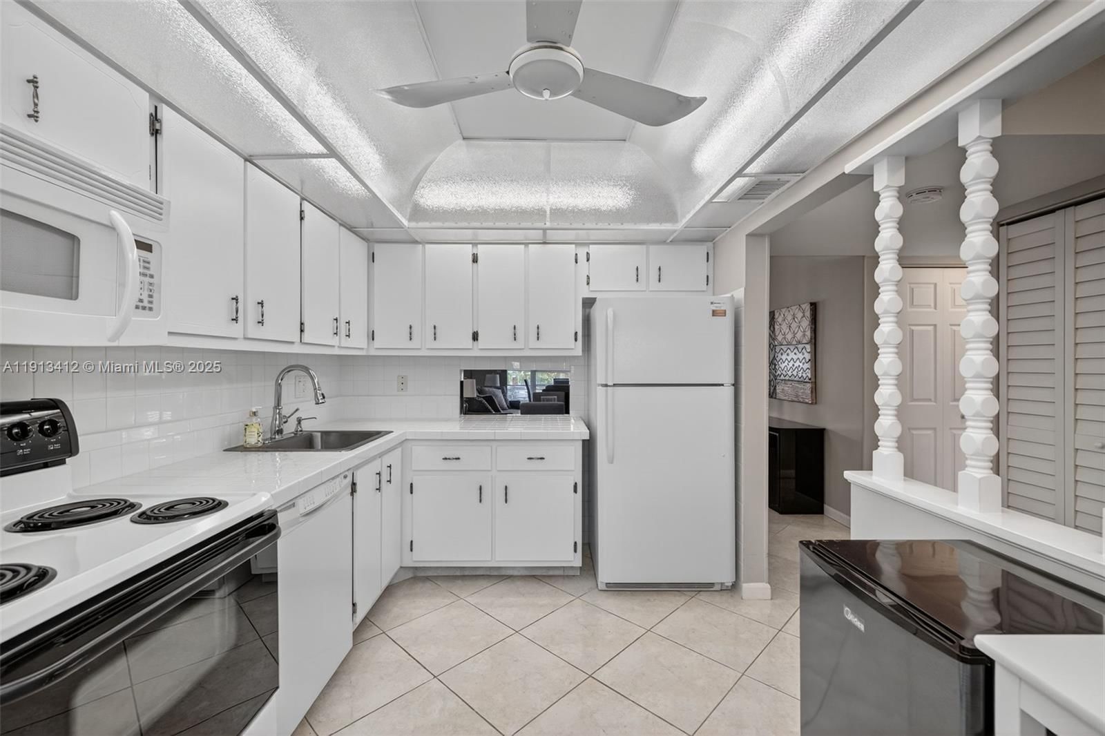 Real estate property located at 2991 46th Ave #202, Broward, Lauderdale Oaks Condo Xii, Lauderdale Lakes, FL