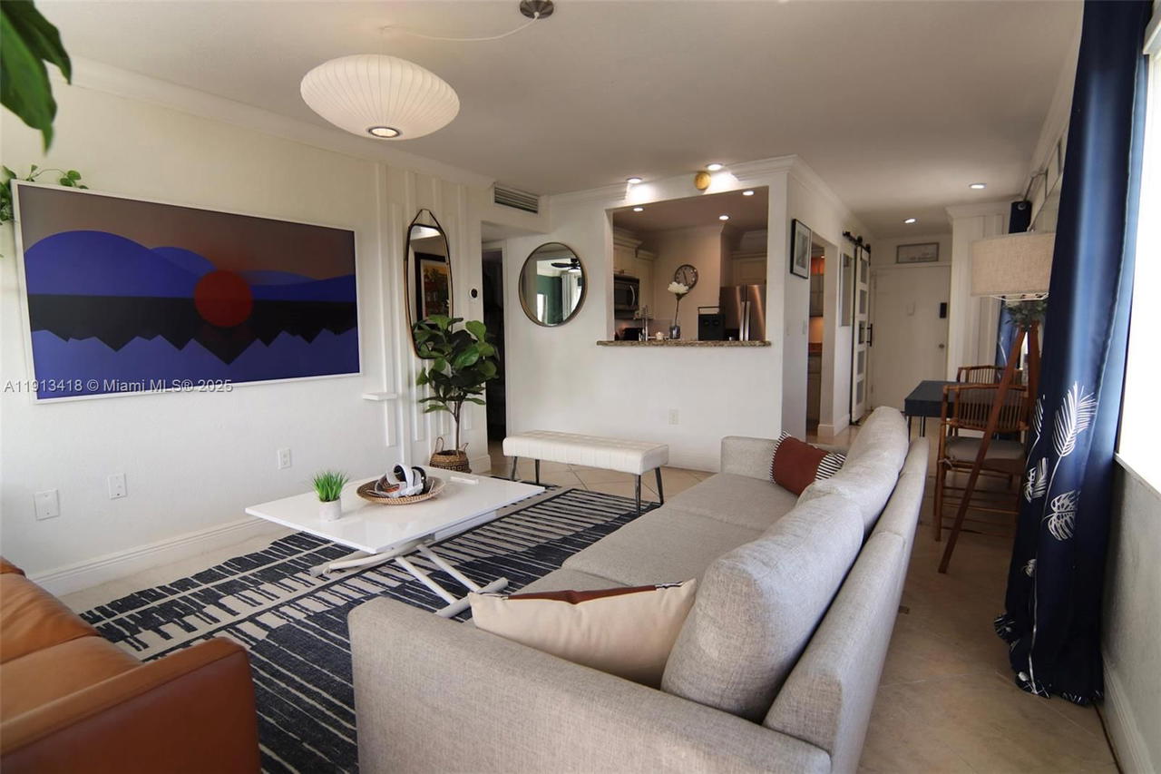 Real estate property located at 1130 11th St #6A, Miami-dade, Apollo Condo, Miami Beach, FL