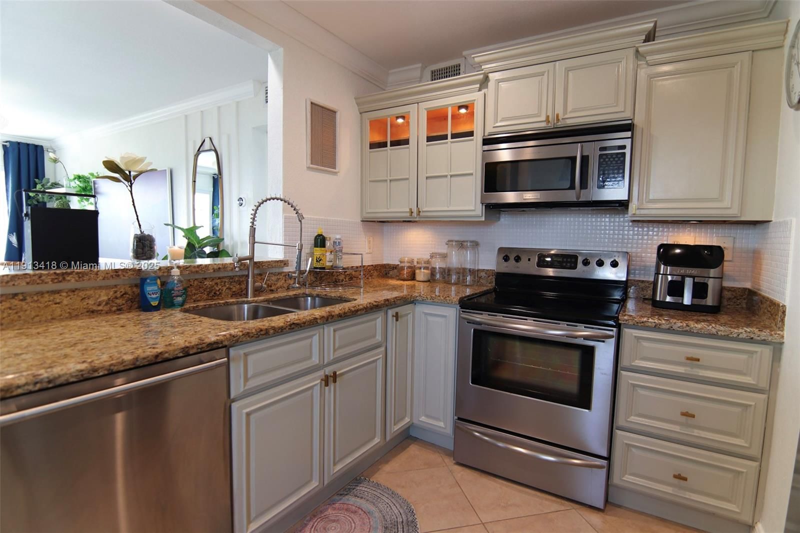Real estate property located at 1130 11th St #6A, Miami-dade, Apollo Condo, Miami Beach, FL